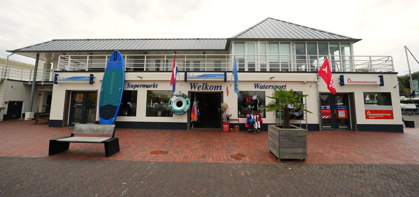 De winkel van Scheepsdief aan de jachthaven van Naarden